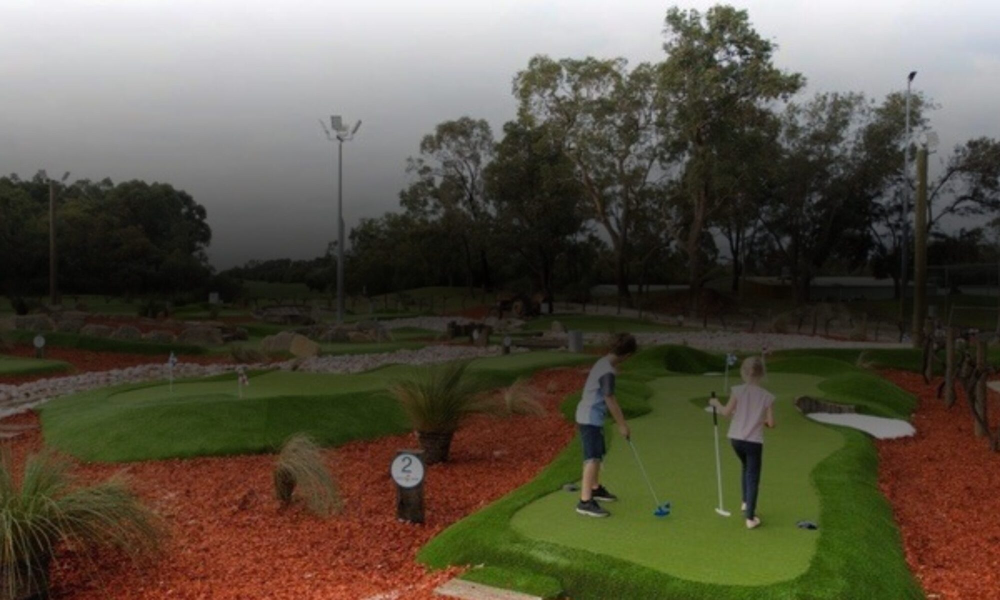 Mini Golf vs. Traditional Attractions